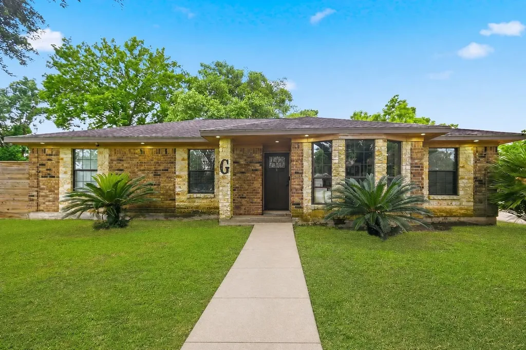 1114 Bobby Street Pearland TX 77581