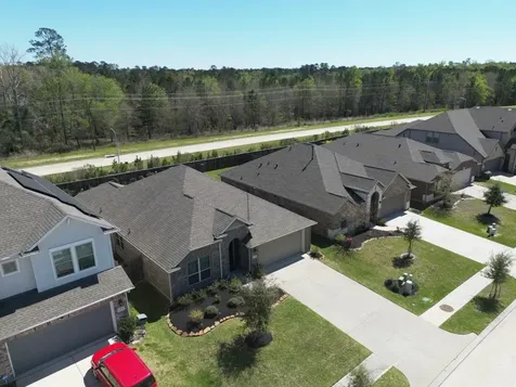 19043 Pinewood Grove Trail New Caney TX 77357