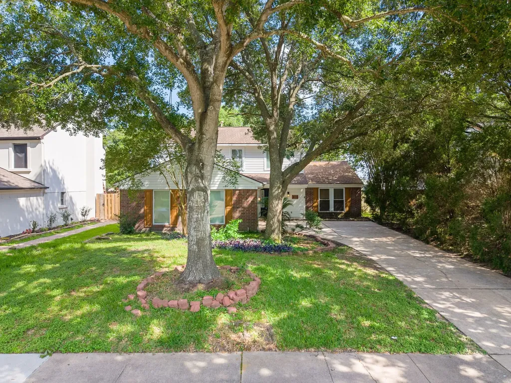 8030 Pine Falls Drive Houston TX 77095