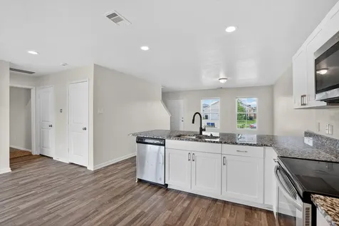 103 Avalon Drive Huntsville TX 77320