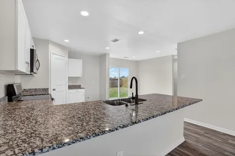 103 Avalon Drive Huntsville TX 77320