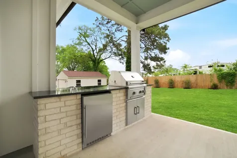 23951 Landrum Village Montgomery TX 77316