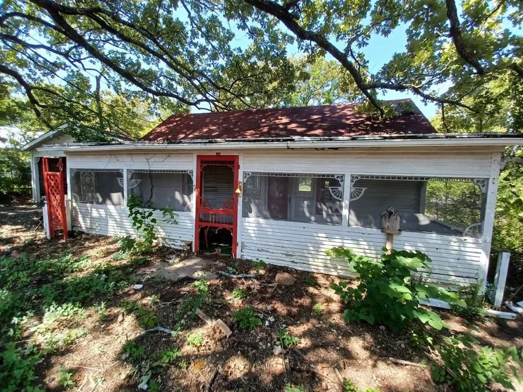 108 N Branch Street Bells TX 75414