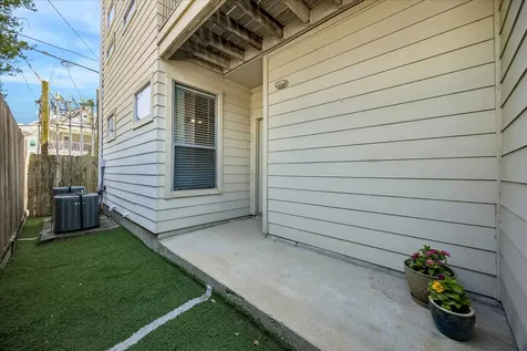 3022 Caroline Street Houston TX 77004