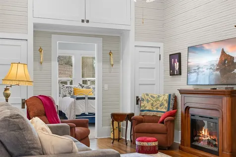 542 S Main Street La Grange TX 78945