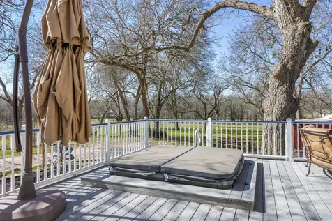 542 S Main Street La Grange TX 78945