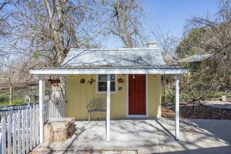 542 S Main Street La Grange TX 78945