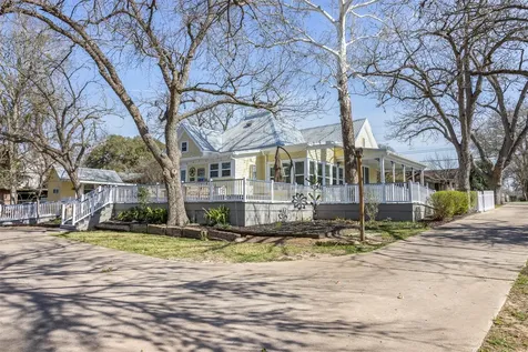 542 S Main Street La Grange TX 78945