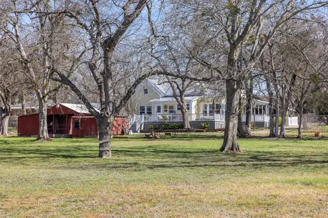 542 S Main Street La Grange TX 78945