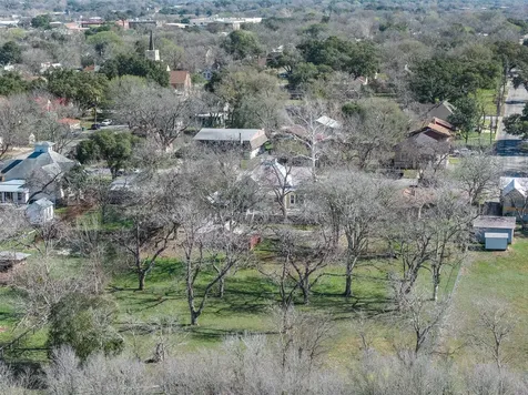 542 S Main Street La Grange TX 78945