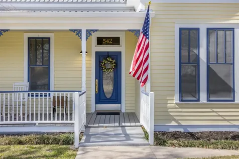 542 S Main Street La Grange TX 78945