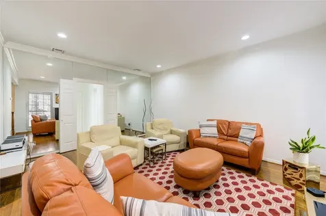 19 Crestwood Drive 8 Houston TX 77007