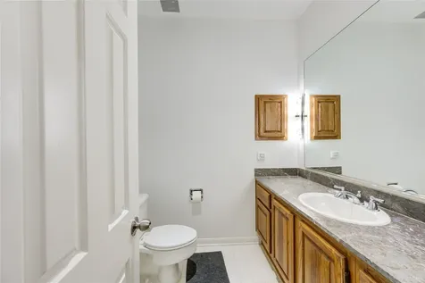 19 Crestwood Drive 8 Houston TX 77007