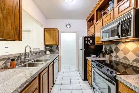 19 Crestwood Drive 8 Houston TX 77007
