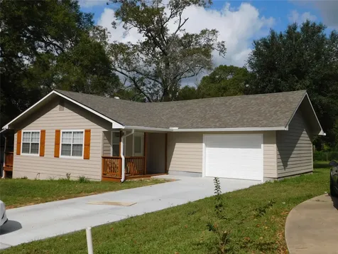 221 E Yell Street Livingston TX 77351
