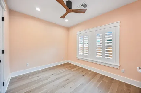 1104 Walton Street Houston TX 77009