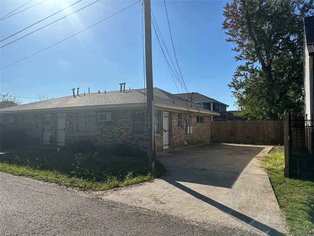 3811 Cornell Street B Houston TX 77022