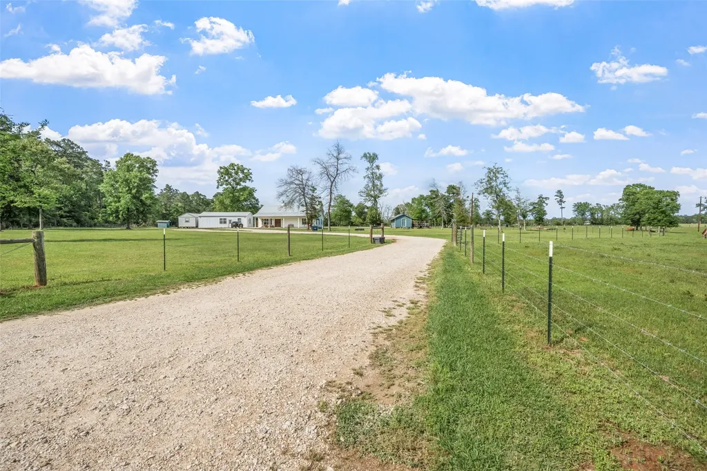 1121 Pelican Road Shepherd TX 77371