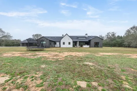432 S Garrett Circle Bellville TX 77418