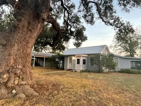 222 York Street Yorktown TX 78164
