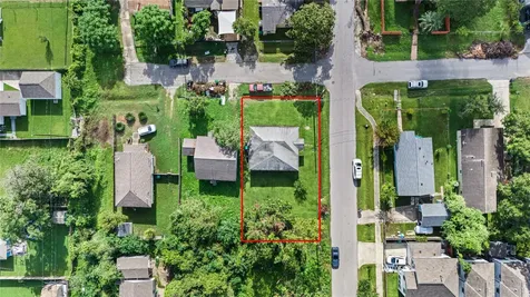 204 Blueberry Street Houston TX 77018