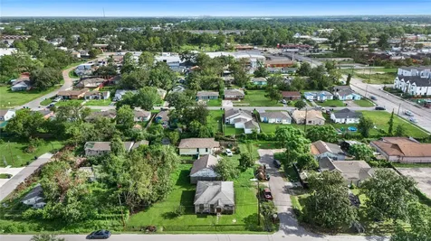 204 Blueberry Street Houston TX 77018
