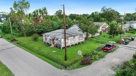 204 Blueberry Street Houston TX 77018