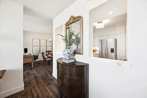 5001 Woodway Drive 1106 Houston TX 77056