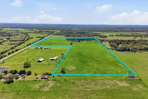 4678 Highway 90 Madisonville TX 77864
