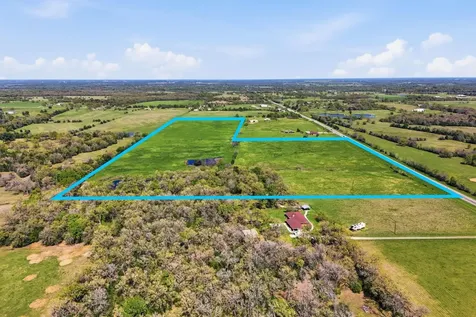 4678 Highway 90 Madisonville TX 77864