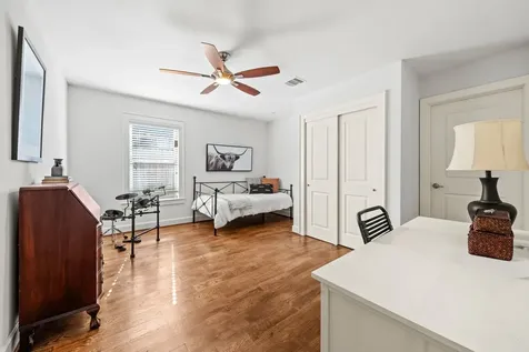 125 North Street Houston TX 77009