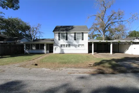 401 E 5th Street Sweeny TX 77480