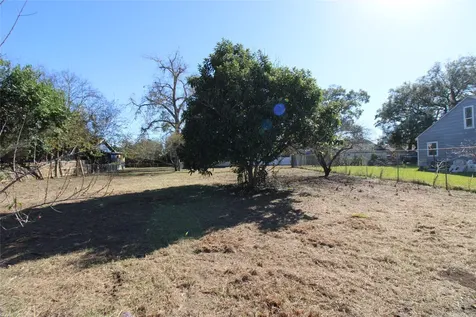 401 E 5th Street Sweeny TX 77480