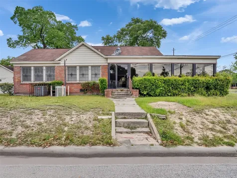 713 Fairbanks Street Houston TX 77009