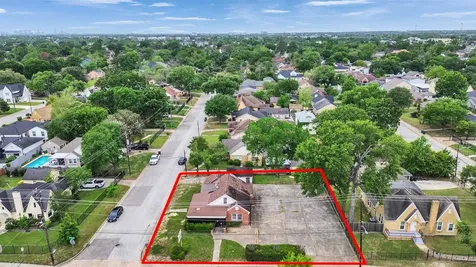 713 Fairbanks Street Houston TX 77009