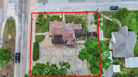 713 Fairbanks Street Houston TX 77009
