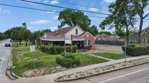 713 Fairbanks Street Houston TX 77009