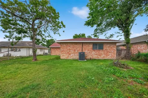17106 Sunshine Street Houston TX 77049
