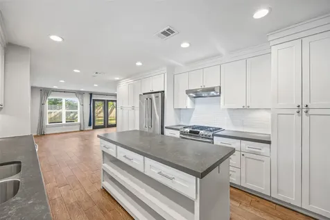 9715 Greenwillow Street Houston TX 77096