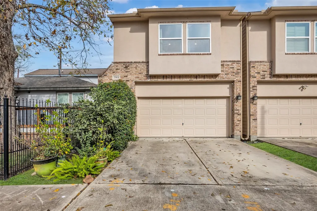 5740 Petty Street B Houston TX 77007