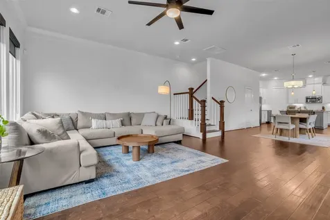 5740 Petty Street B Houston TX 77007