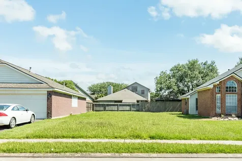 105 Cacao Street Lake Jackson TX 77566