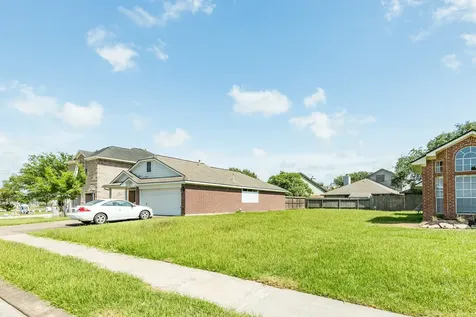 105 Cacao Street Lake Jackson TX 77566