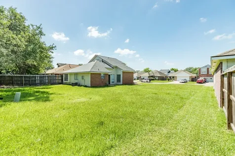 105 Cacao Street Lake Jackson TX 77566