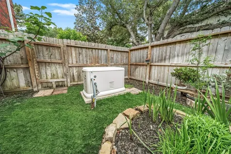 16303 Avenplace Road Tomball TX 77377