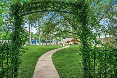 16303 Avenplace Road Tomball TX 77377