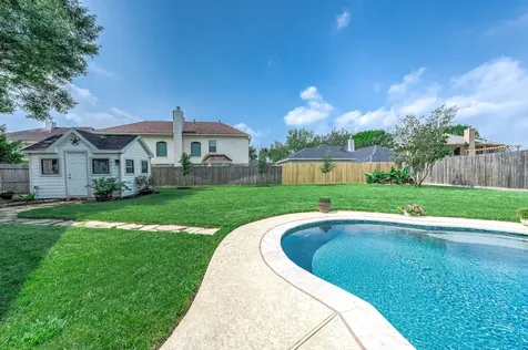2610 Clay Creek Court Pearland TX 77581