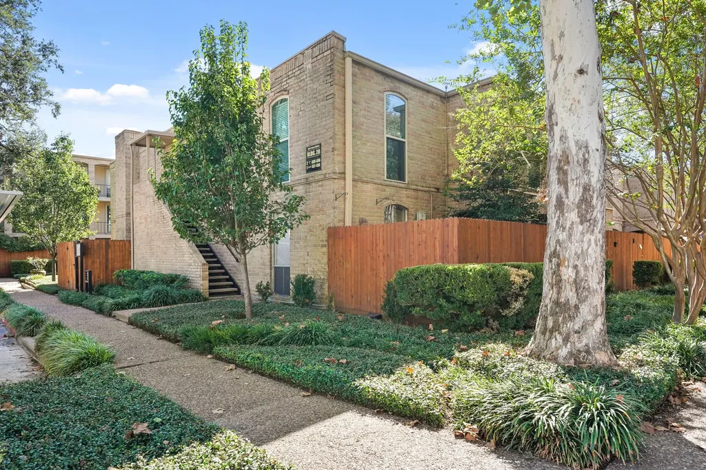 4637 Wild Indigo Street 492 Houston TX 77027