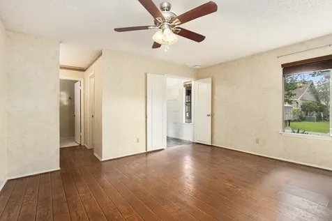 11625 Lakeside Park Drive Houston TX 77077