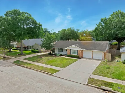 995 Curtin Street Houston TX 77018